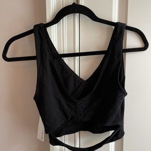 Tart collections black crop tank top